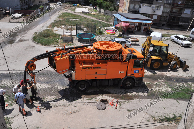 Теч от затлачена канализация вмириса Орфей