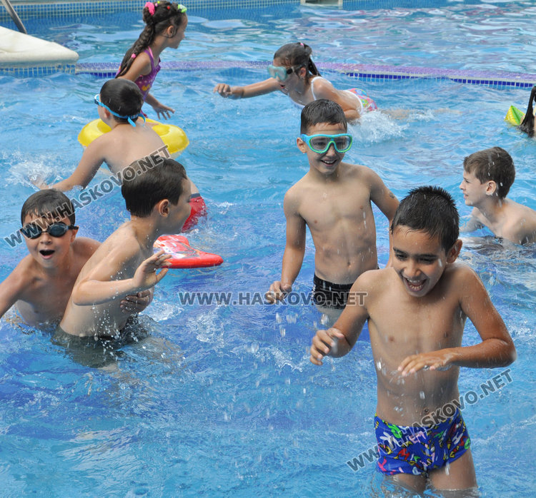 „Забавно лято“ завърши с плажна фиеста за децата