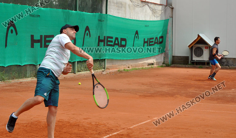 Тенис турнир събра любители на кортовете в „Кенана”