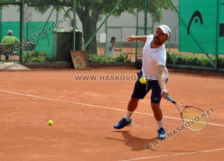Тенис турнир събра любители на кортовете в „Кенана”