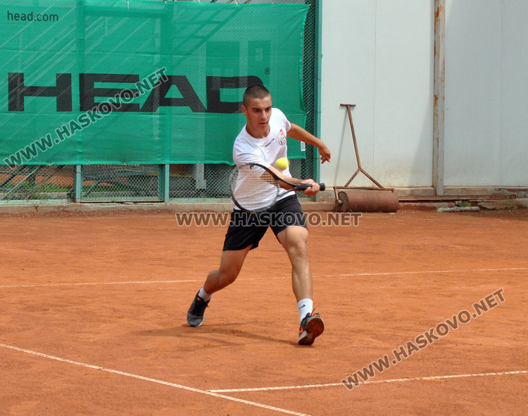 Тенис турнир събра любители на кортовете в „Кенана”