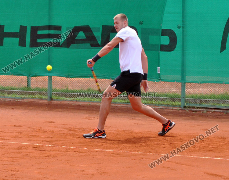 Тенис турнир събра любители на кортовете в „Кенана”