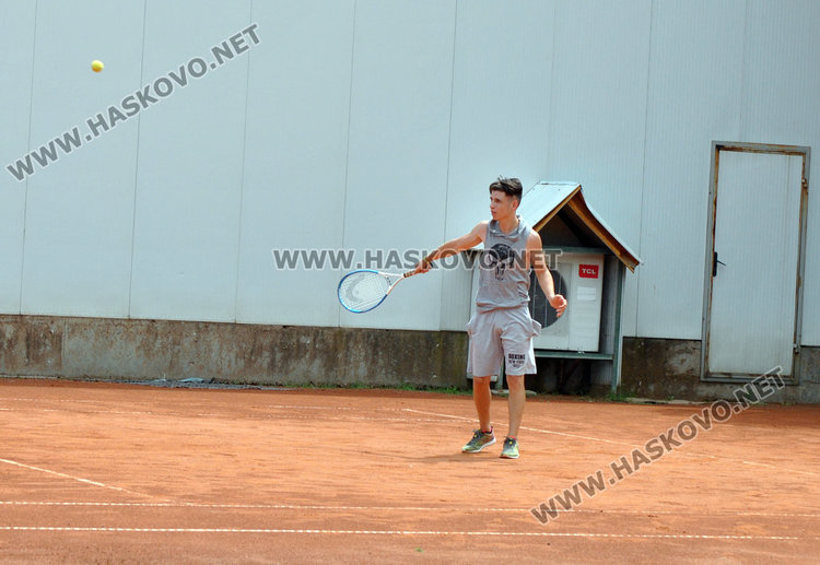 Тенис турнир събра любители на кортовете в „Кенана”