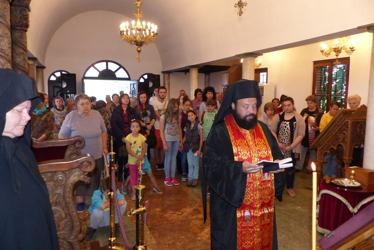 Смолянски деца на Кръстова гора: Тук Бог те прегръща