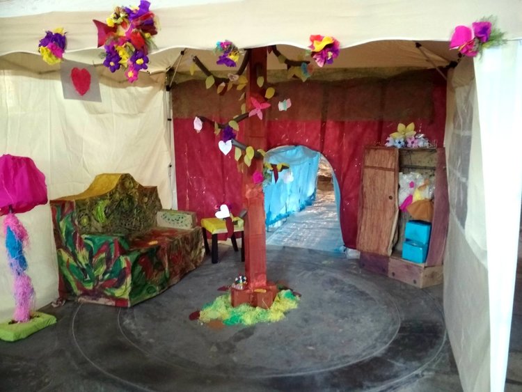 50 ученици от Смолян твориха в международен фестивал за театрални декори