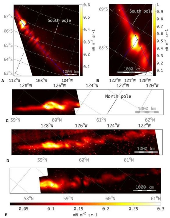 (A) Отпечатък на Йо на южния полюс на Юпитер, както се вижда на 1 септември 2017 г. в 22:50 часа. Основното петно (в горния ляв ъгъл на изображението) е последвано от поредица от равномерно редуващи се вторични петна. (В) Както (А), но показва по-късно изображение, направено в 23:09 часа. Основното петно ​​(обозначено със синя стрелка) има овална форма, с ъглово отместване от средната посока на опашката. (C до E) О​тпечатък на Йо в северното сияние, наблюдавани съответно на 20:43, 20:48 и 20:53 на 1 септември 2017 г. Кредит: Science (2018), Mura et al
