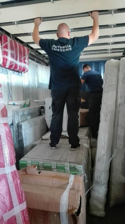 Ментета тениски и маратонки за Германия спрени на &bdquo;Капитан Петко войвода&ldquo;