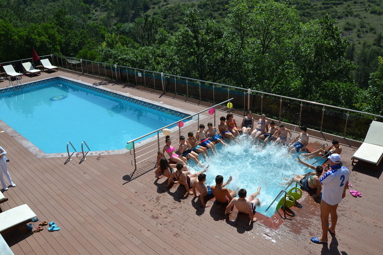 Стартира "Плувно лято 2018" в Момчилград