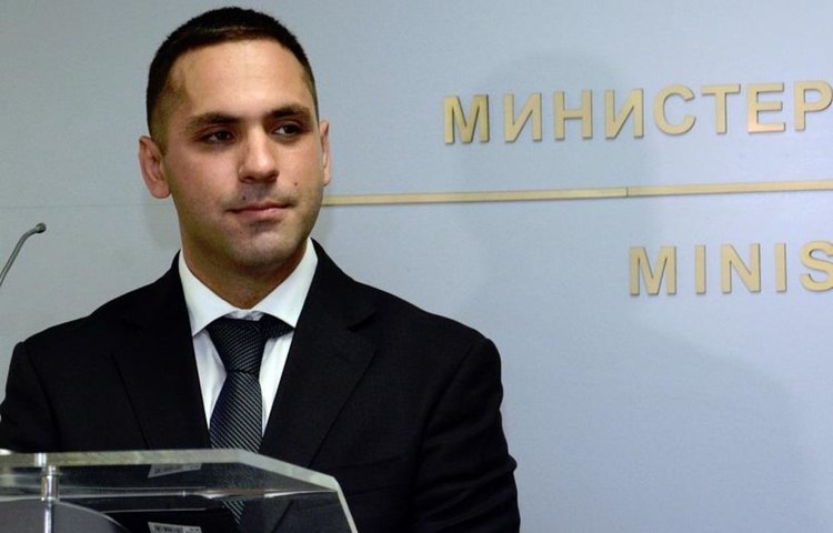 В закона за горивата не трябва да има лобистки текстове, смята министърът на икономиката