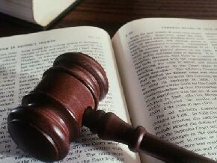 Поредното разделено семейство и поредната сага за бащинство