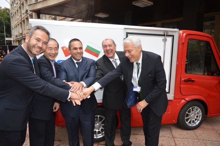 Сглобяват електрокамиони край Пловдив