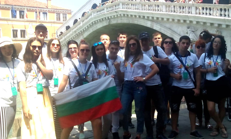 Бъдещи звезди в туризма на практика в ресторант със звезда Мишлен в Болоня