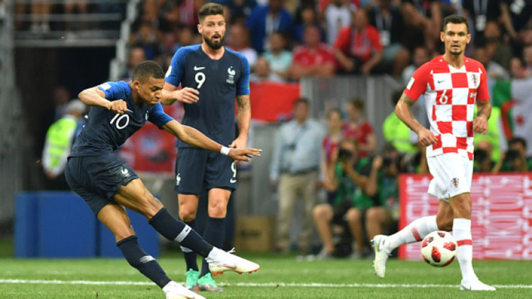 Франция е новият световен шампион по футбол след успех с 4:2 над Хърватия