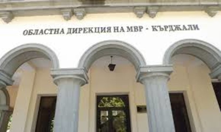 Нищят собственици, каращи автомобили без регистрация, погват и баща за издръжка