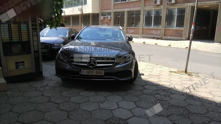 Синята зона в Кърджали ще стартира през септември, дотогава баровците ще си паркират където поискат