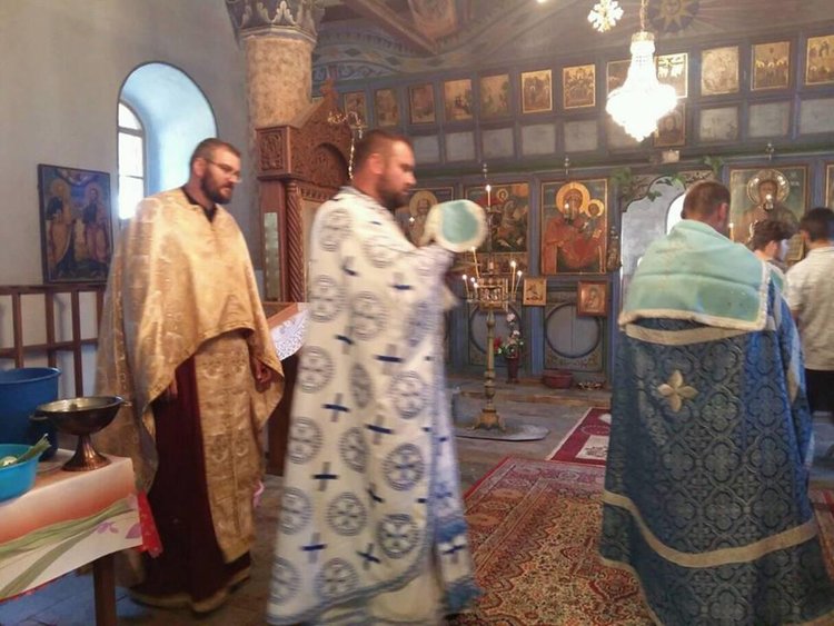 Осветиха ремонтираната църква в Драгойново