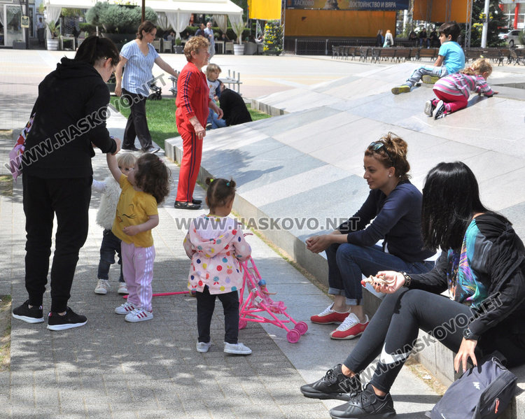 Слънце и дъжд във вторник, чакат се и градушки