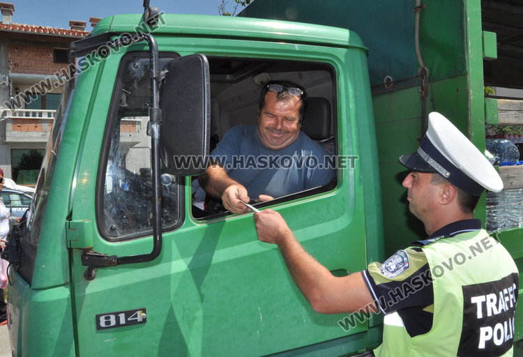 Полицията рови автомобилите за нелегален превоз на животни