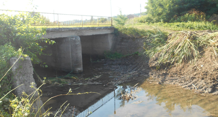 Чистят речните корита и деретата в Хасковско