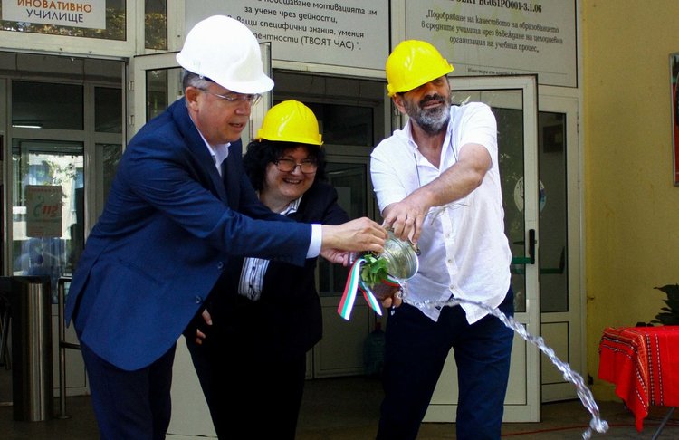 Сбъдна се мечтата на паисиевци, обновяват изцяло училището им