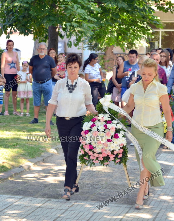 Деца рецитираха стихове за годишнината от рождението на Апостола