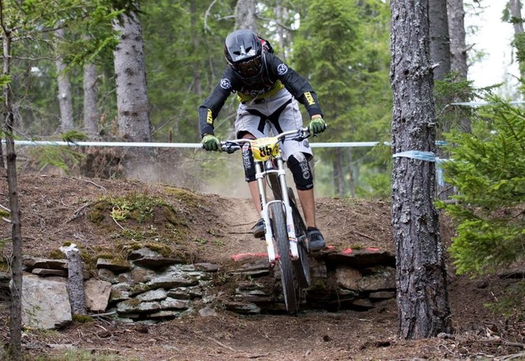 За пръв път родни колоездачи се борят за титла на екстремно трасе на връх Мечи чал