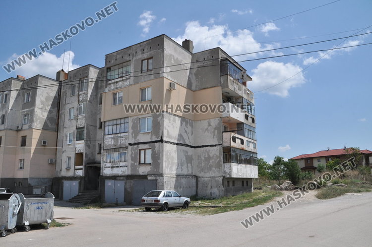 Общината разкопа парцела на Фикрет за детска площадка