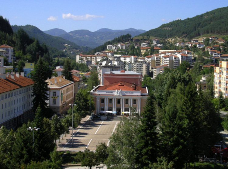 Мадан с протестна декларация срещу закриването на Районната прокуратура 