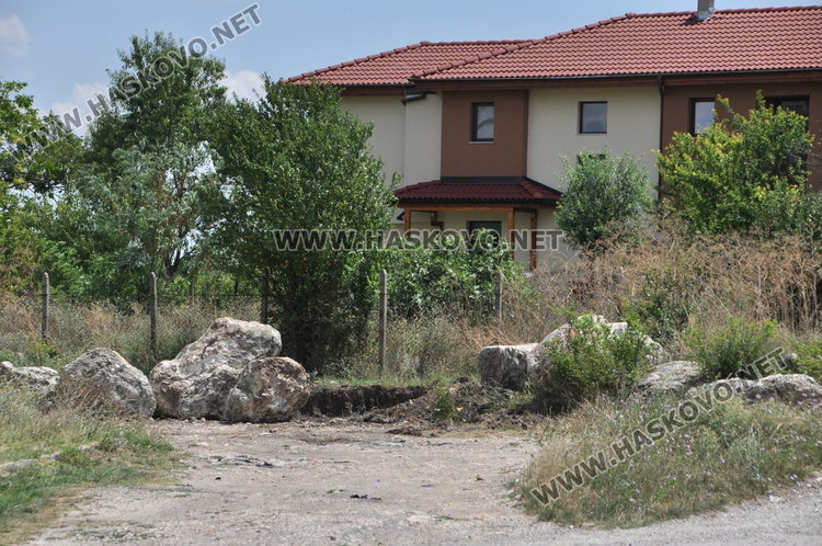 Общината разкопа парцела на Фикрет за детска площадка