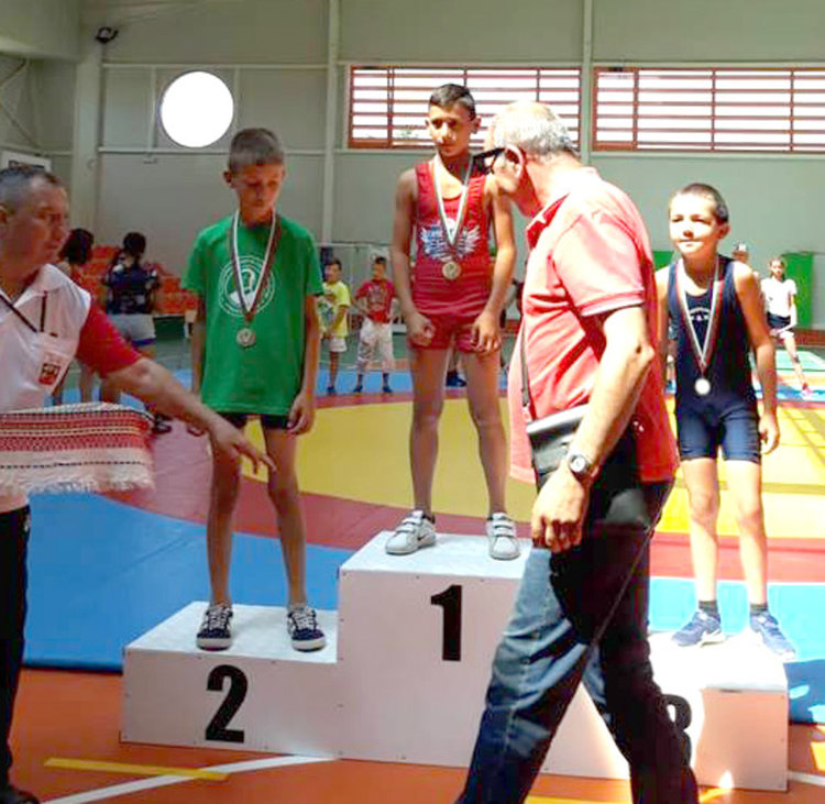 Боркините от Симеоновград №1 на държавните игри, Тополовград – втори