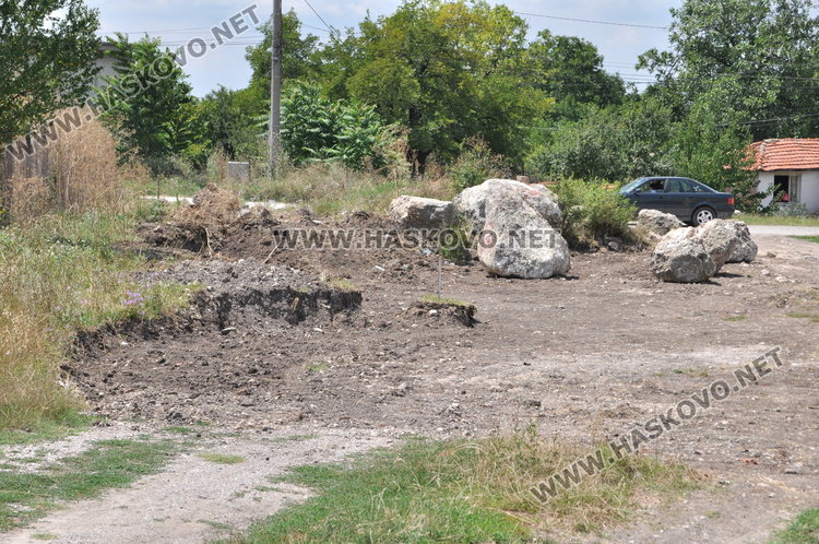 Общината разкопа парцела на Фикрет за детска площадка