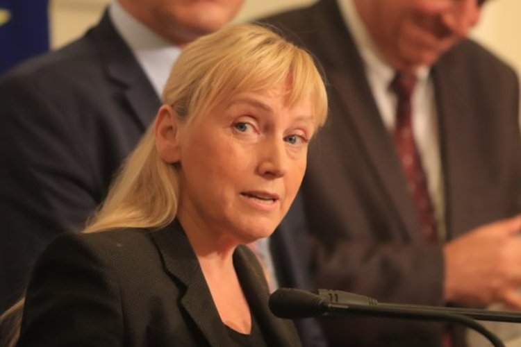 Елена Йончева: Правя разследване за къщата в Барселона заедно с евроинституции