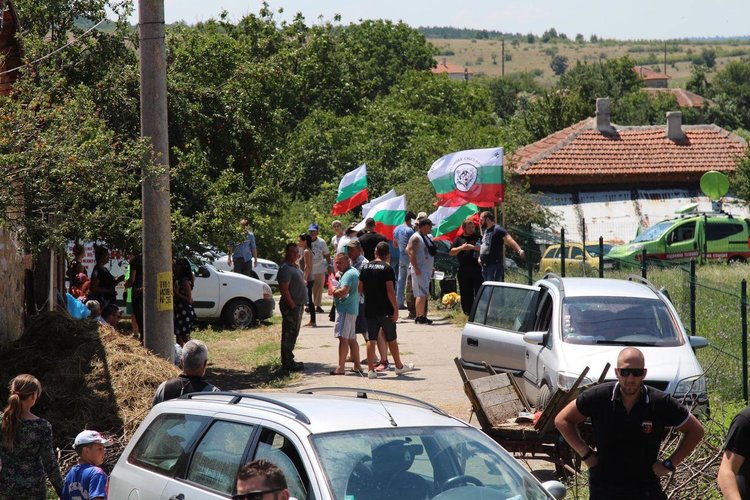 Скандалът зрее в Болярово, какво в действителност става (видео)
