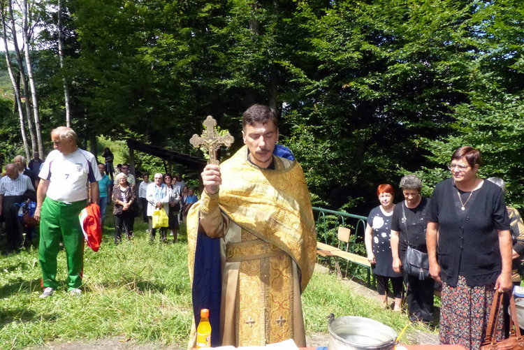 Водосвет и служба в чест на Св. Илия, за гостите благословена трапеза край параклиса в "Устово"  