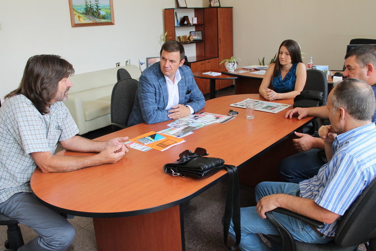 Властта тръгва по селата заради чумата