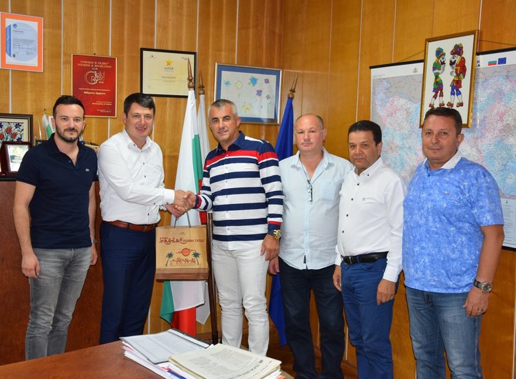 Кметът на Ардино Ресми Мурад прие делегация от Сдружението на ардинци в Бурса