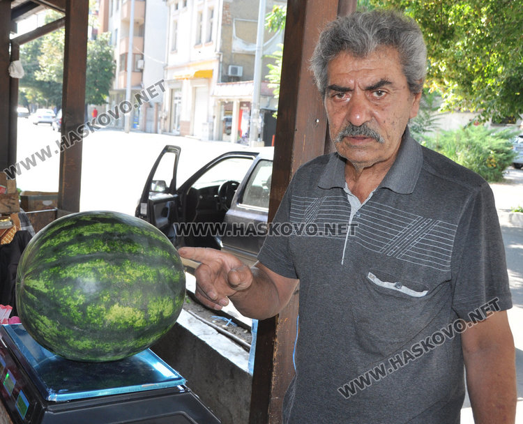 Дините на едро в Любимец по 12-15 стотинки, в Хасково 40-50 ст.