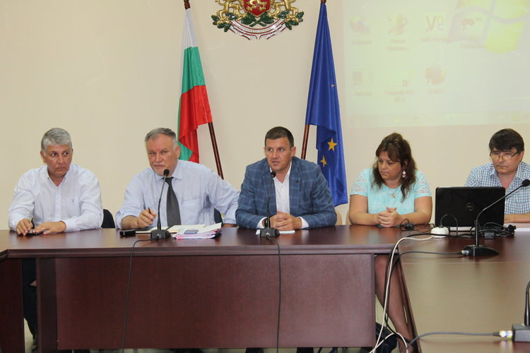 Кризисен щаб следи денонощно язовирите в областта