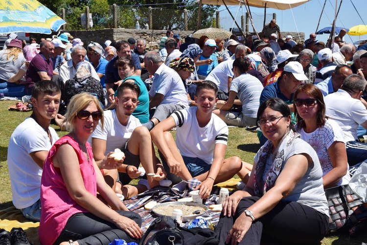 Конни надбягвания и свободни борби на събор в Русалско