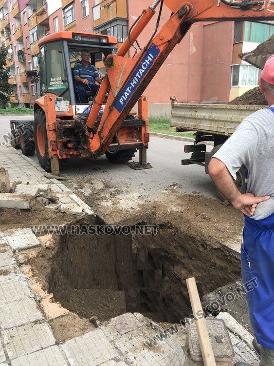 Авария на ВиК оставя част от квартал Простор без вода