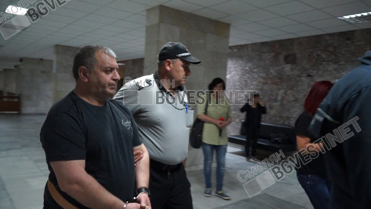 Обвинен за убийство се разкрещя в съда, делото се отложи за септември