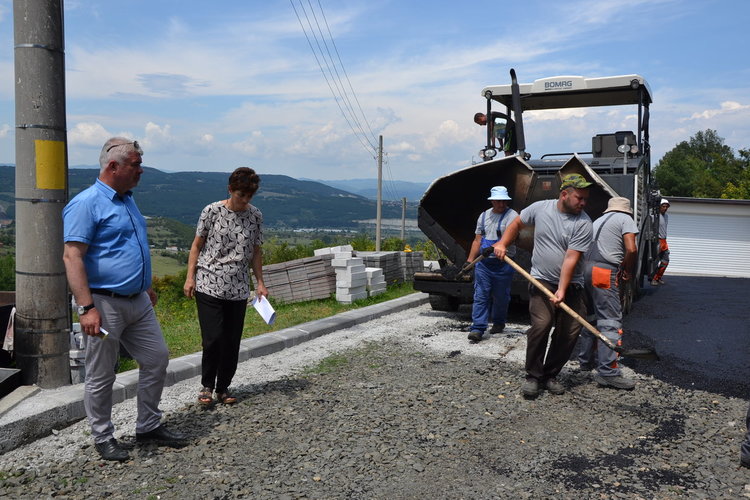 Сунай Хасан даде старт на асфалтирането в Багрянка