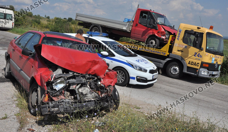 Пасат отне предимството и блъсна камион с пропан-бутан