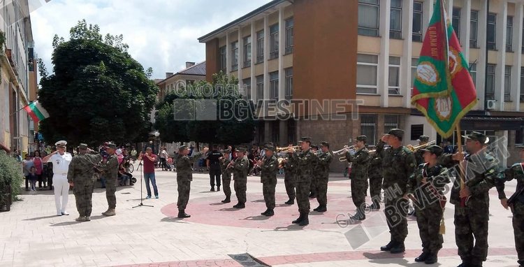 С военен ритуал посрещнаха военните от последната мисия в Афганистан