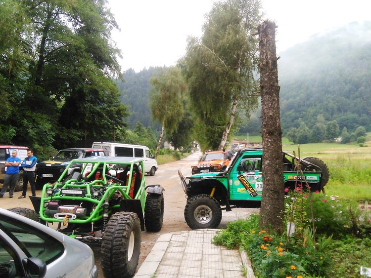 Въпреки дъжда стартира първото офроуд състезание "Смилян трофи 2018"