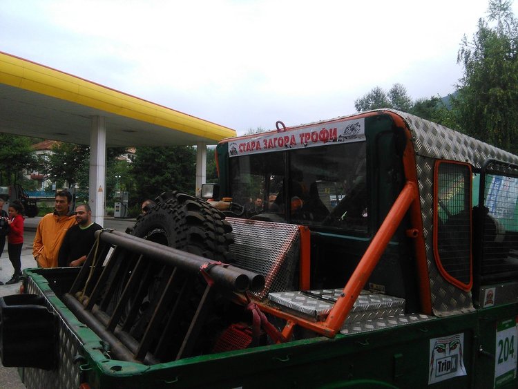 Въпреки дъжда стартира първото офроуд състезание "Смилян трофи 2018"