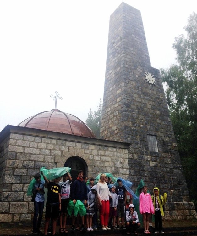 20 бесарабски българчета гостуват в Смолян, рецитират Вазов и Левски, покланят се на Родопската Шипка