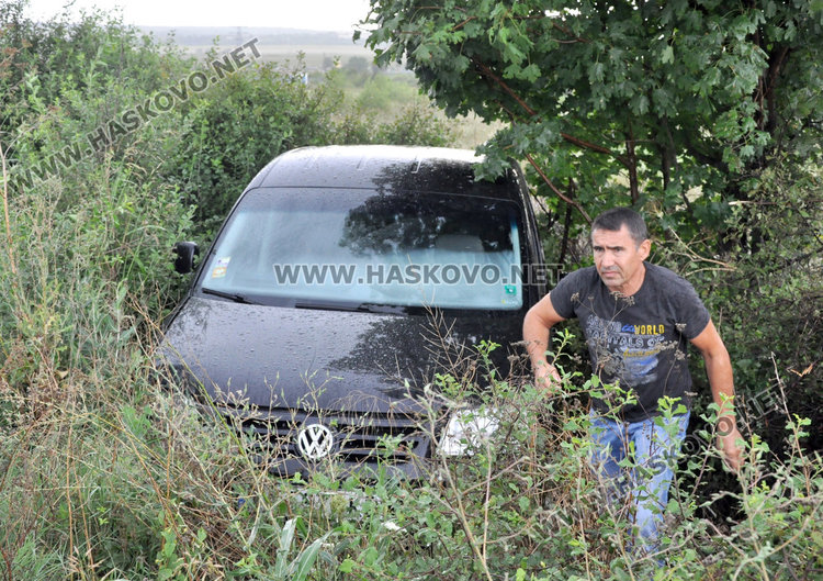Млада шофьорка излетя в канавката на пътя за Димитровград
