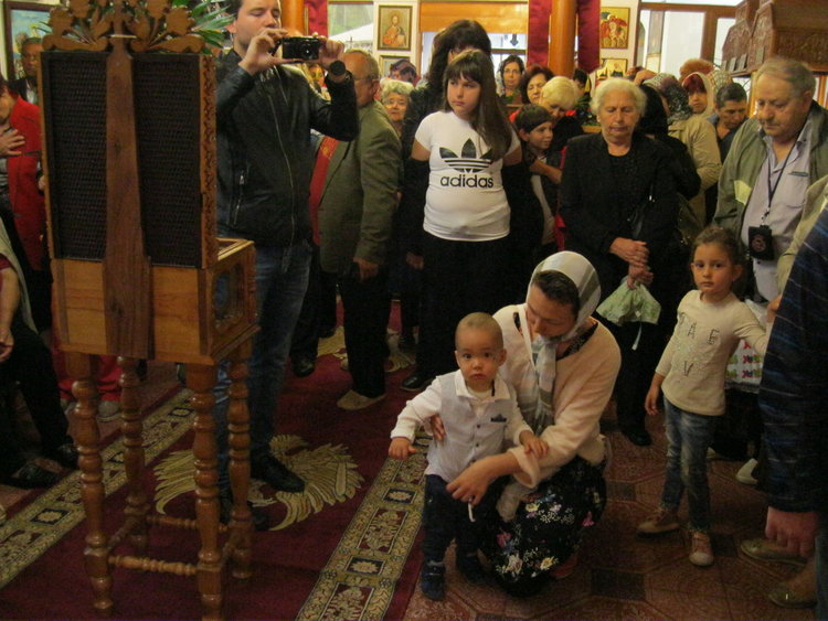 В манастира над Смолян почетоха светеца лечител, чиито мощ са пръснати по света, за да лекуват всички