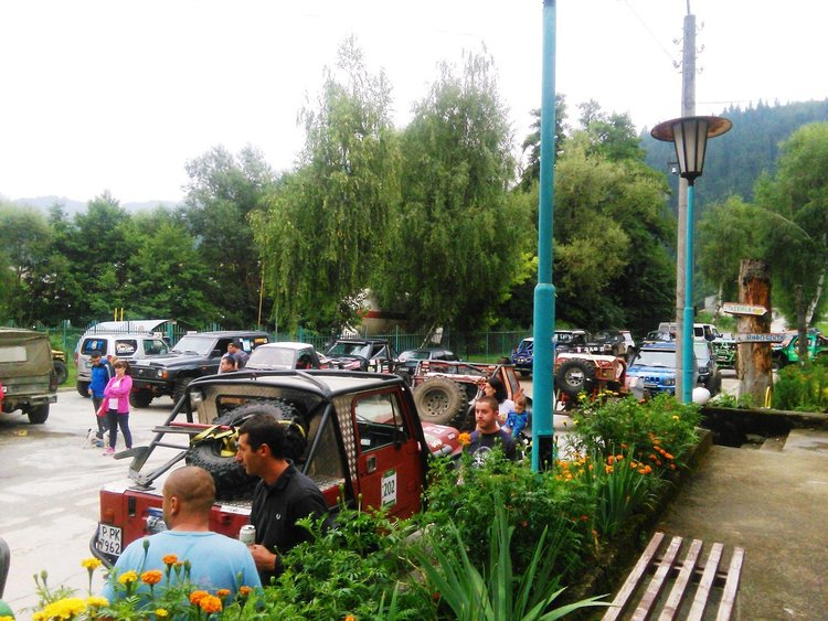 Въпреки дъжда стартира първото офроуд състезание "Смилян трофи 2018"